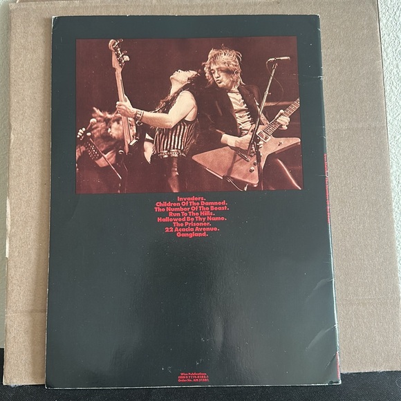 Iron Maiden The Number of the Beast Music songbook 1982
Wise Publications - Picture 2 of 4